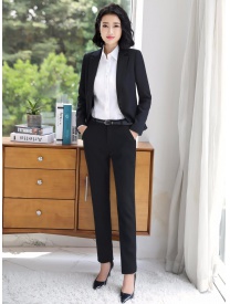女式短款一?？畚餮b