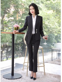 女式三?？蹢l紋西裝黑色